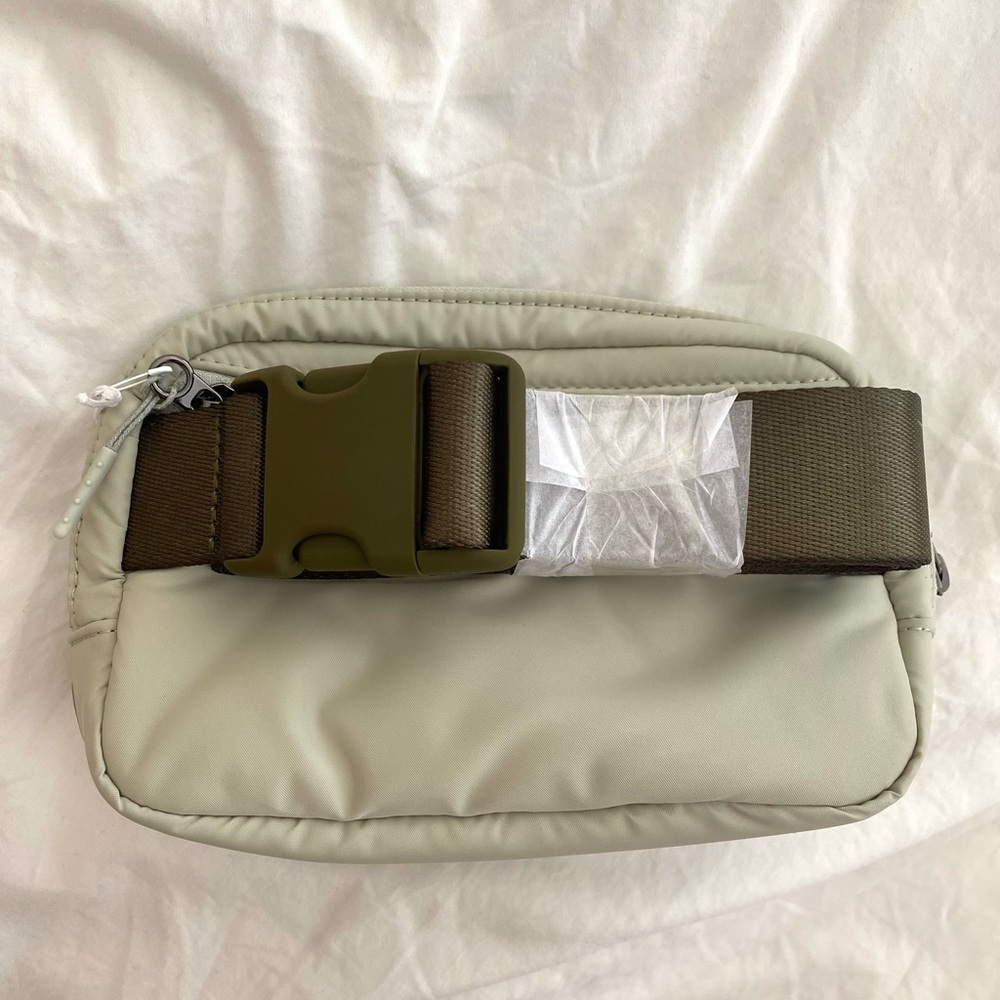 Lululemon Limited Edition Quilted Puffy Everywhere Belt Bag - Picture 9 of 14